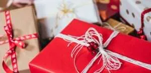 holiday-shopping-gifts-featured-image
